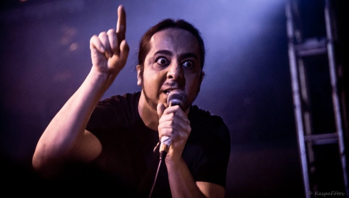 Απολαυστική εμφάνιση του Daron των System of a Down σε κλαμπ του Hollywood - Roxx.gr