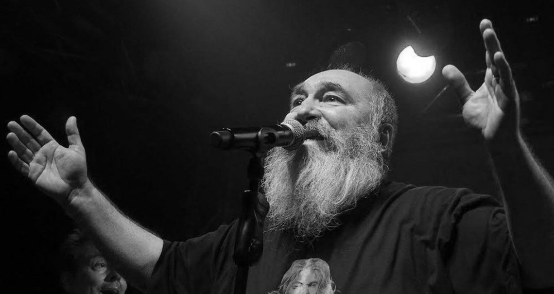 Αντίο Τζιμάκο: Έφυγε από τη ζωή ο Τζίμης Πανούσης - Roxx.gr