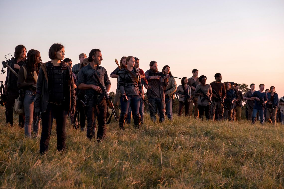 Οι φωτογραφίες για το φινάλε του Walking Dead μας προετοιμάζουν για ένα δυνατό φλασμπάκ - Roxx.gr