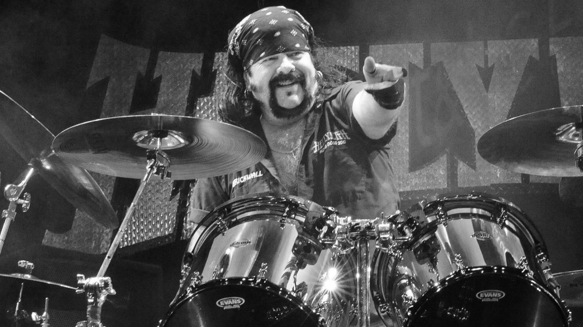 Για πάντα δίπλα στον Dimebag ο Vinnie Paul - Roxx.gr