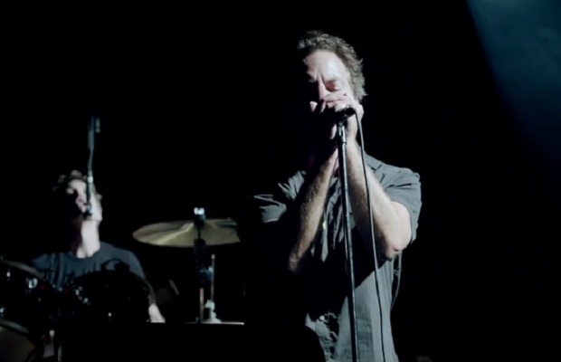 Το νέο τραγούδι (και βίντεο) των Pearl Jam είναι εδώ