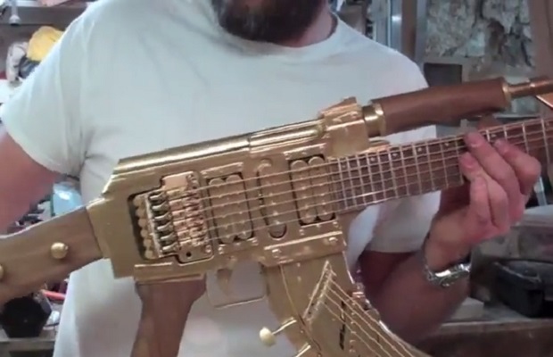 Ένας τύπος έφτιαξε κιθάρα ΑΚ-47. Δείτε πως!