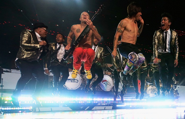 Ο Flea απαντάει για το play-back των Red Hot Chili Peppers στο Super Bowl