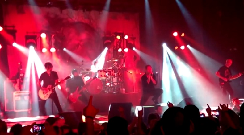 Οι Stone Sour έπαιξαν το Creeping Death (video)