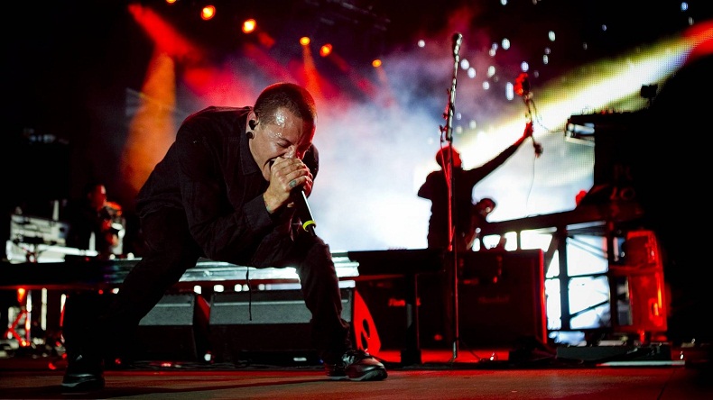 Ελληνική μπάντα διασκευάζει το In the End των Linkin Park και το αφιερώνει στον Chester