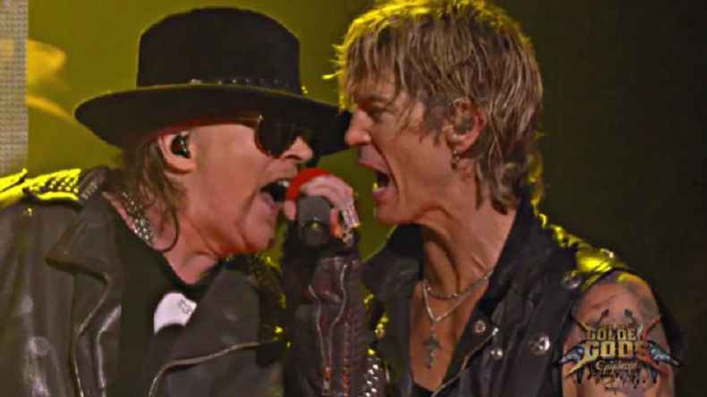 Οι Guns n’ Roses στη σκηνή μαζί με τον Duff McKagan