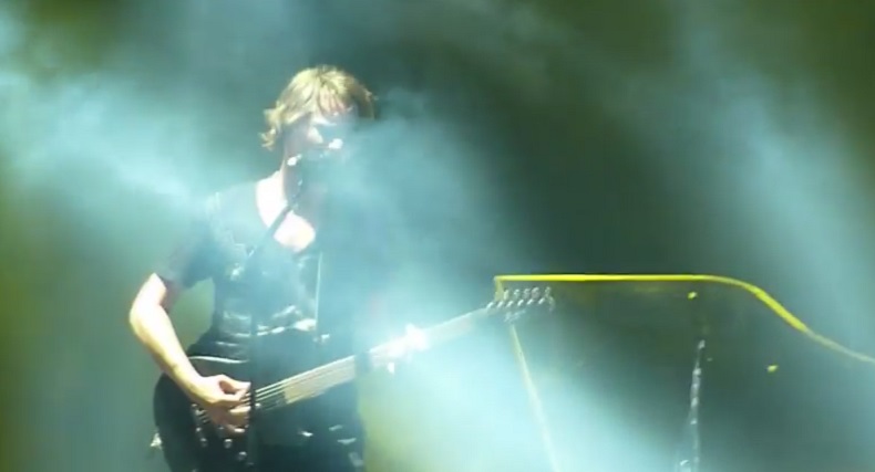 Οι Muse διασκεύασαν Nirvana στη μνήμη του Kurt Cobain