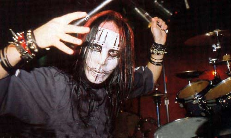 Μάλλον μας βγήκε λίγο παράξενος ο Joey Jordison