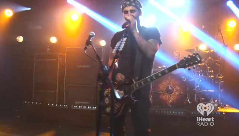 Δείτε τους Godsmack να παίζουν live το πρώτο τους single