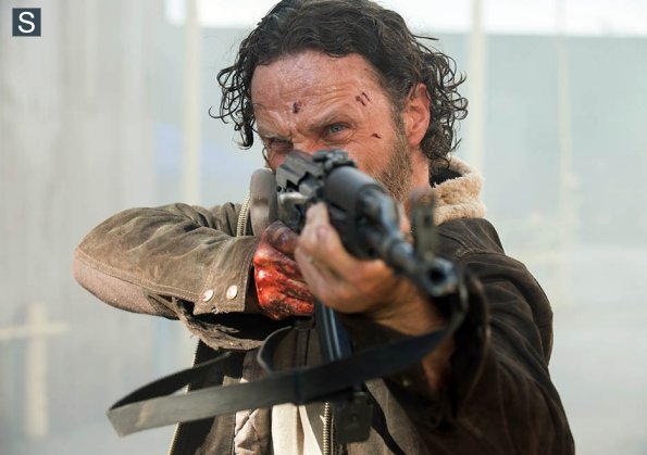 Επίσημη σύνοψη και νέες φωτογραφίες για την πέμπτη σεζόν του Walking Dead