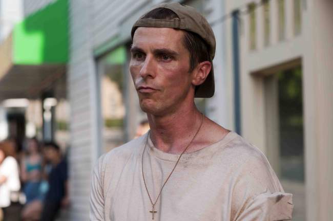 Dick Eklund (CHRISTIAN BALE) in THE FIGHTER
