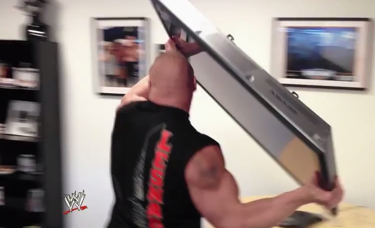 O Brock Lesnar καταστρέφει τα πάντα για ένα μπέργκερ