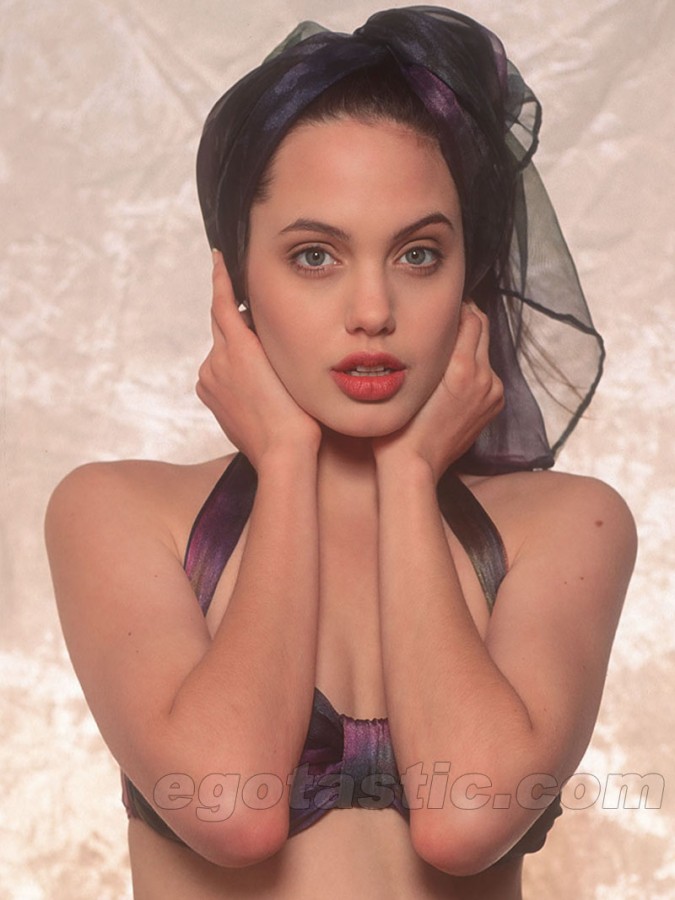 Angelina-Jolie-Wears-Swimsuits-Modeling-In-Photos-From-1991-27-675x900