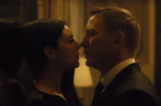 Και μπαμ και μπουμ στο νέο teaser για το Spectre του James Bond