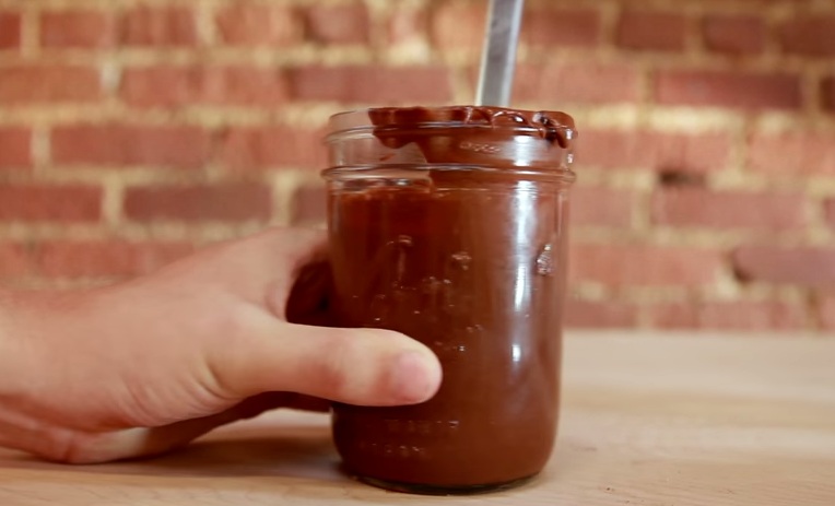 Πώς να φτιάξετε τη δική σας σπιτική nutella