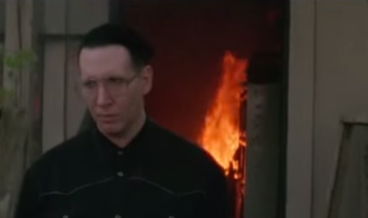 O Marilyn Manson υποδύεται ινδιάνο εκτελεστή στο Let me make you a martyr