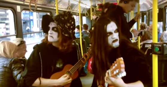 Black metal… παρενόχληση σε τουρίστες στην Πράγα