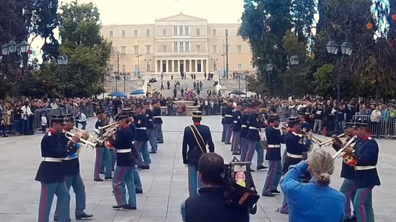 Ελληνική στρατιωτική μπάντα παίζει Rage Against the Machine και τα έχουμε δει όλα πλέον