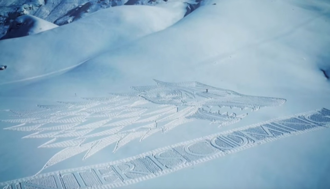 Φανταστικό σχέδιο του Game of Thrones πάνω σε τεράστια έκταση χιονιού