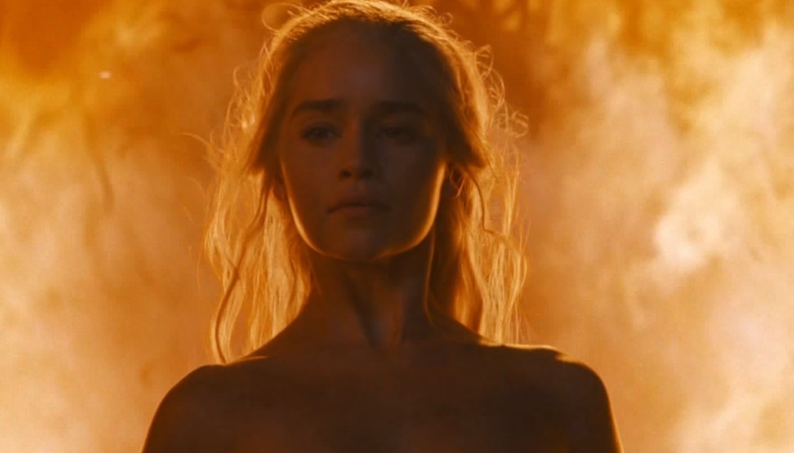 Όλες οι... καυτές γυμνές εικόνες της Ντενέρις από το επεισόδιο του Game of Thrones