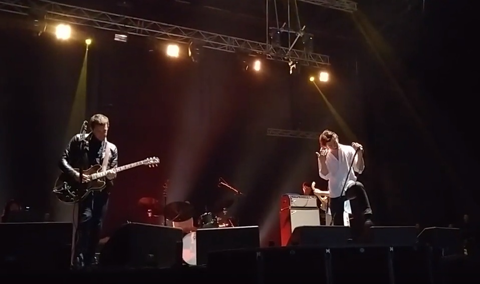 The Last Shadow Puppets perform Arctic Monkeys’ ‘505’ for the first time