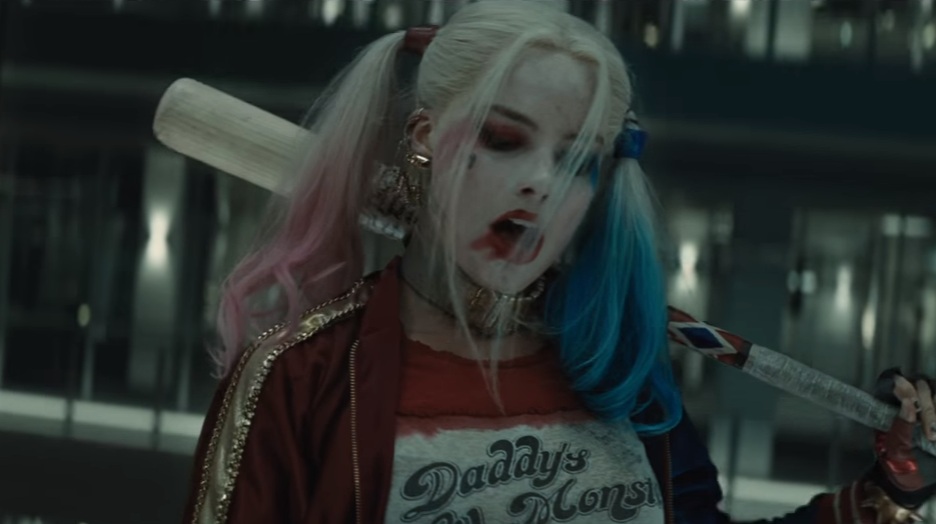 Η Harley Quinn κόβει κωλαράκια στο νέο κλιπ του Suicide Squad
