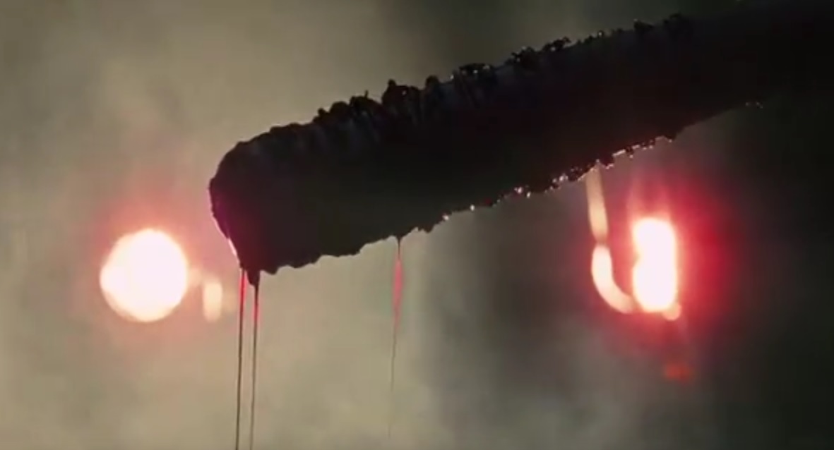Το αίμα στάζει από το ρόπαλο στο πρώτο ολοκληρωμένο trailer της 7ης σεζόν του Walking Dead