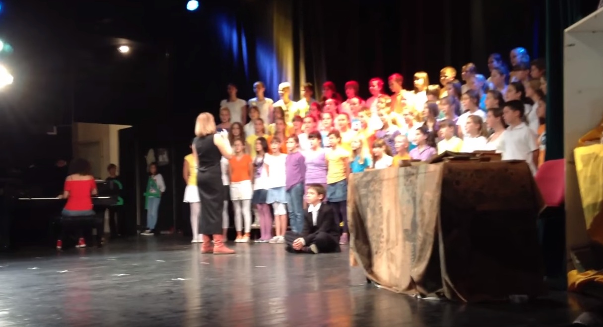 Παιδική χορωδία από τη Σερβία τραγουδάει το Nothing Else Matters