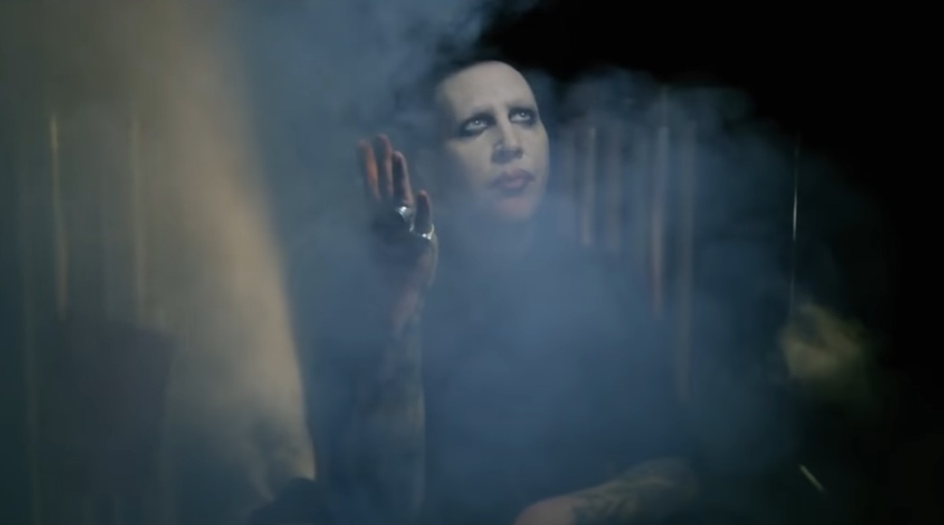 Και τώρα περιμένουμε το βίντεο του Manson που αποκεφαλίζει τον νέο πρόεδρο των H.Π.Α.
