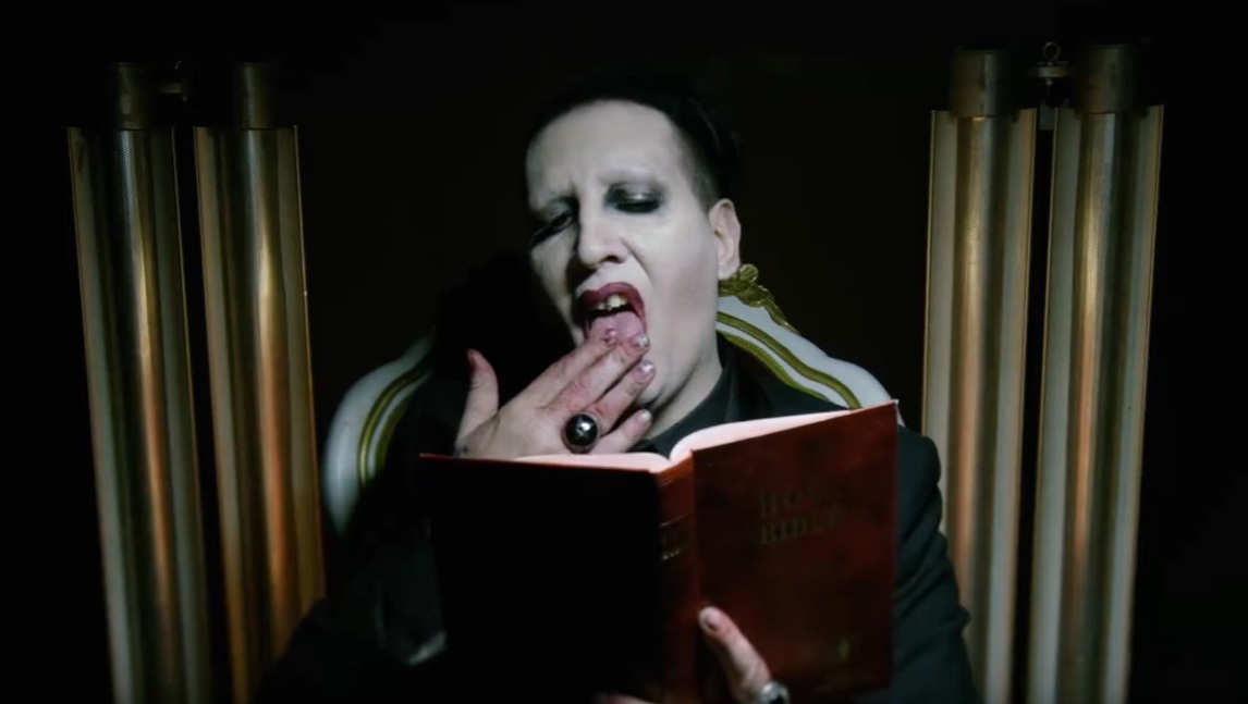 O Manson λέει ότι ολοκλήρωσε το νέο άλμπουμ του και άλλαξε τον τίτλο
