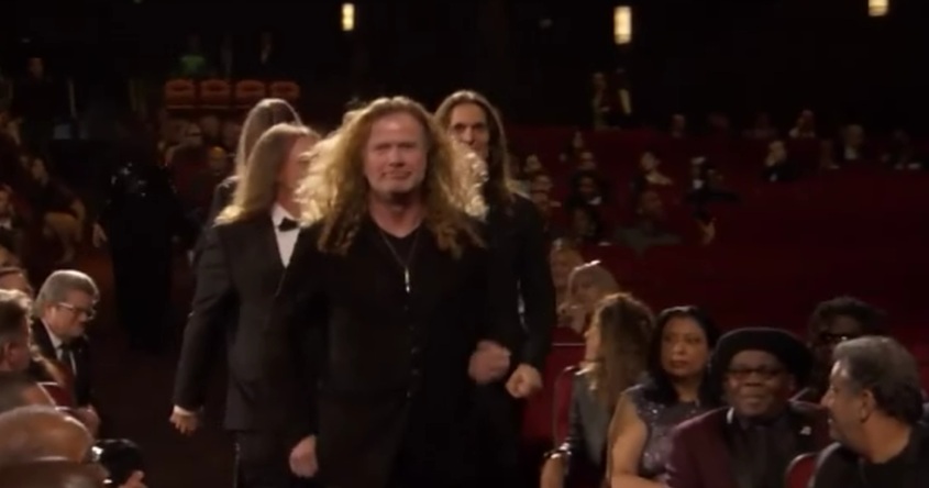 Η αντίδραση του Mustaine όταν ακούστηκε το Master of Puppets την ώρα που οι Megadeth κέρδισαν το Grammy