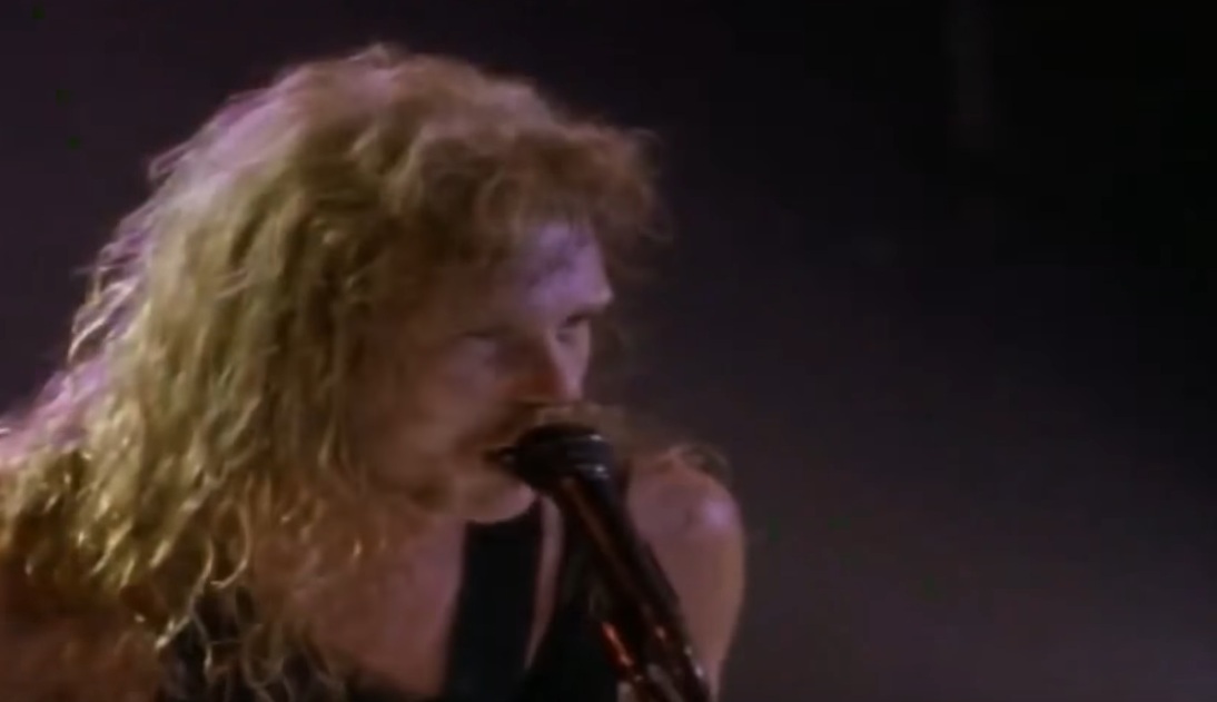 Φανταστικό βίντεο με τους Metallica να παίζουν το Moth into Flame το... 1989!