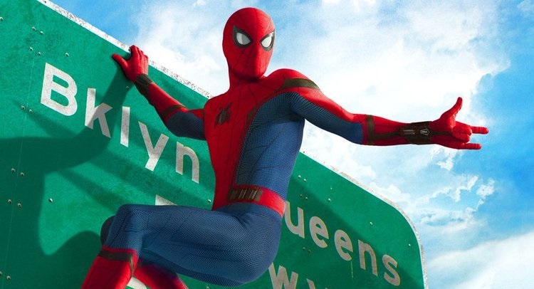 Ο Spider Man ποζάρει για φωτογραφίες στα νέα πόστερ του Homecoming