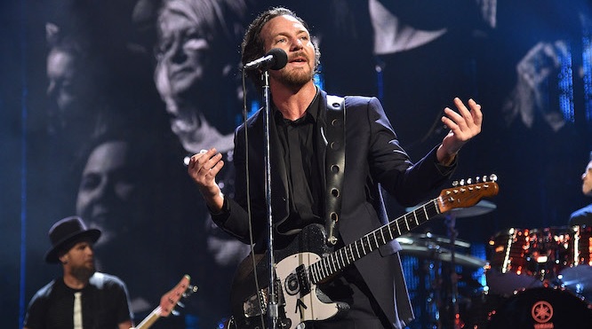 Οι Pearl Jam στο Rock and Roll Hall of Fame: Δείτε όλα τα βίντεο από την εμφάνισή τους