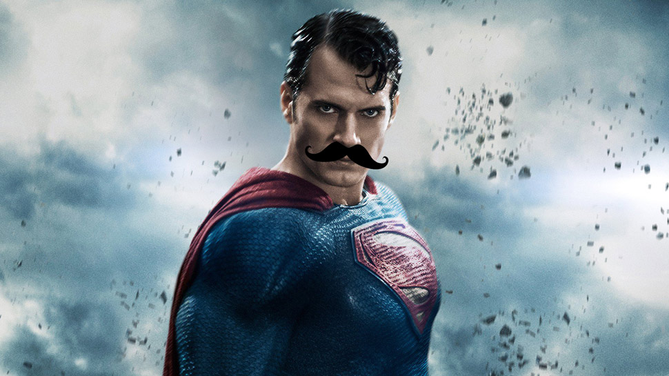 Με μουστάκι είναι αναγκασμένος να γυρίσει τις νέες σκηνές της Justice League ο Superman