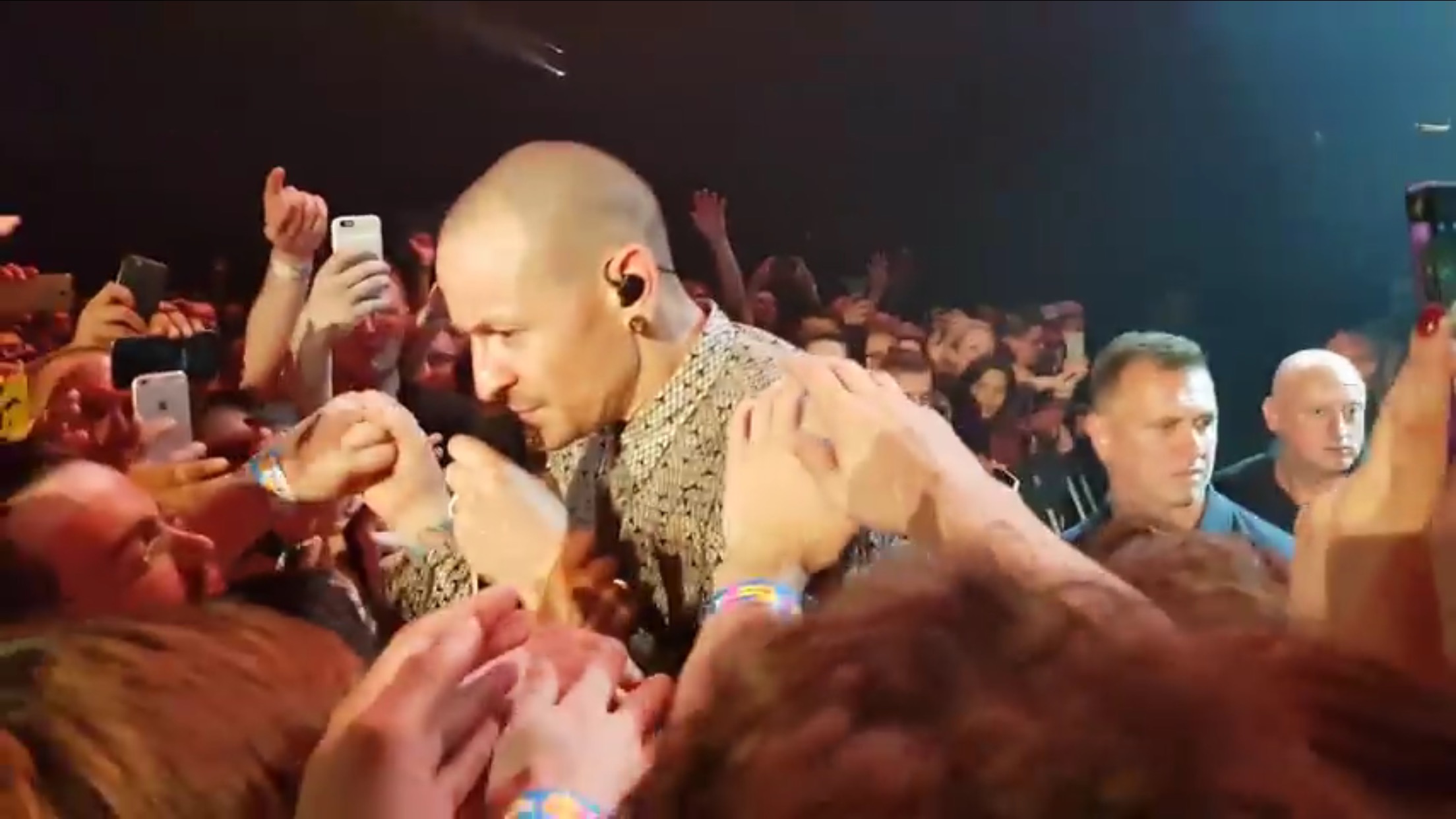 Συγκλονιστικό βίντεο από την τελευταία εμφάνιση του Chester με τους Linkin park