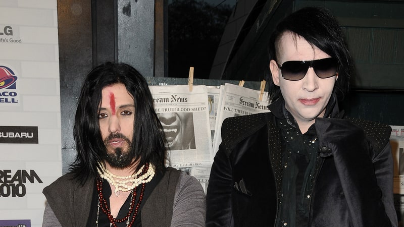 Έδιωξε τον μπασίστα του ο Marilyn Manson μετά την κατηγορία για βιασμό