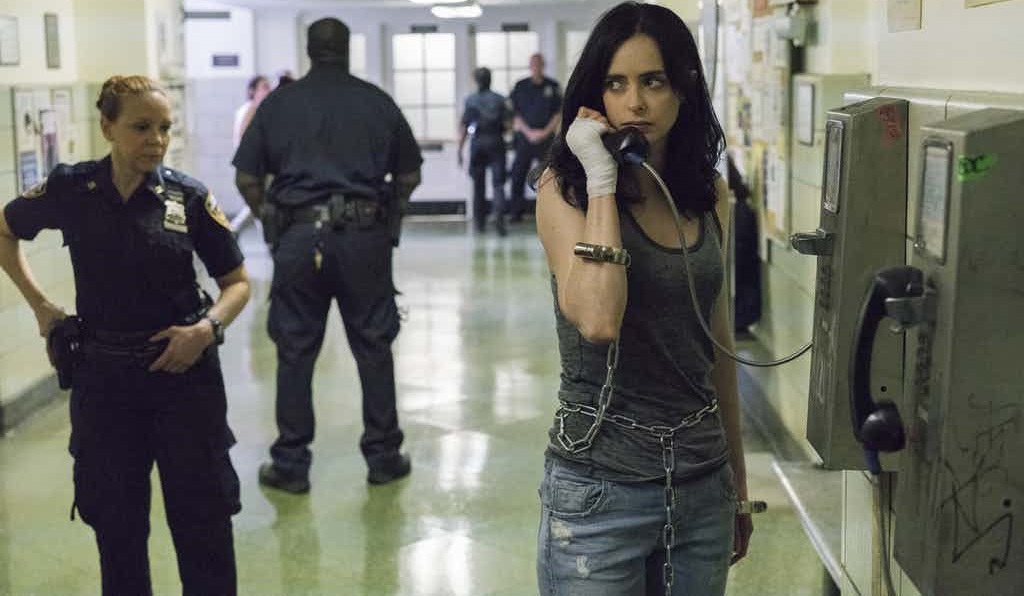 Στη φυλακή η Jessica Jones στις φωτογραφίες από τη 2η σεζόν!