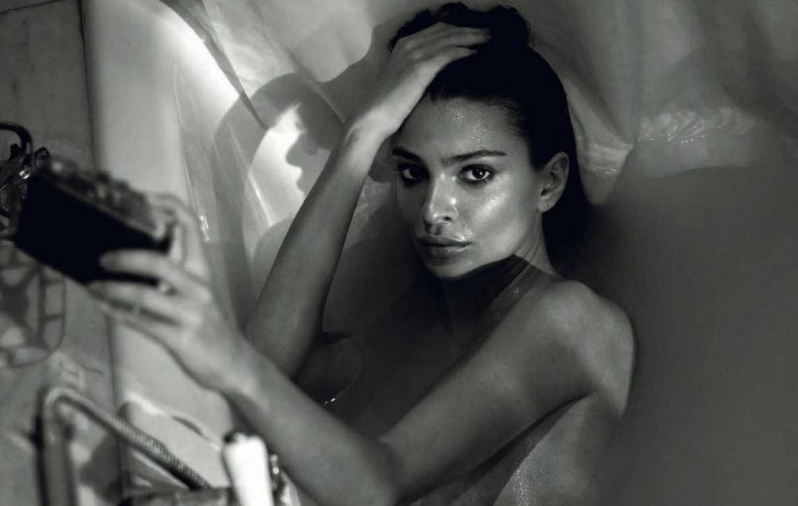 Η Έμιλι Ραταϊκόφσκι στην πιο γυμνή φωτογράφισή της (για φέτος)