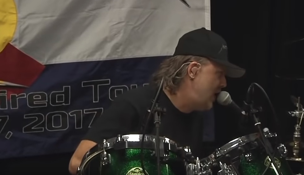 Οι Metallica παίζουν Judas Priest και ο Lars Ulrich τραγουδάει!