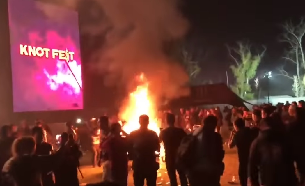 «Ντου», φωτιές και καταστροφή εξοπλισμού μετά την ακύρωση της εμφάνισης των Slipknot στο Knotfest