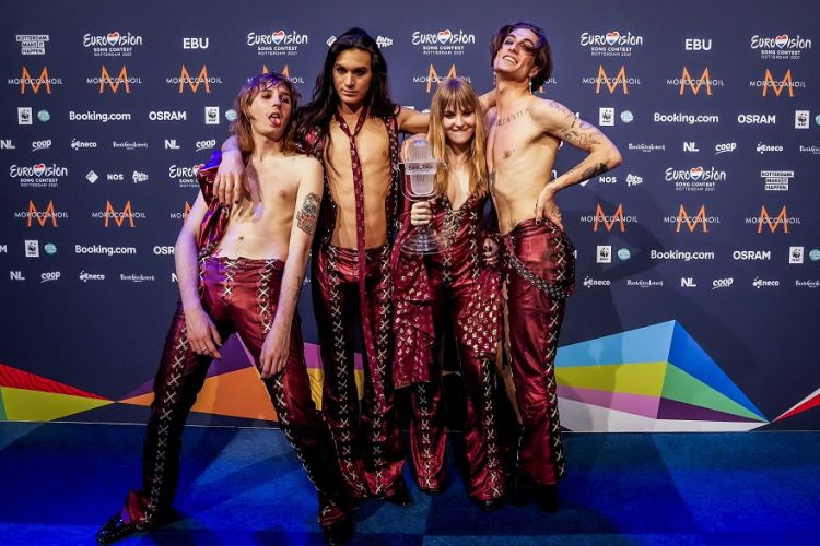 Maneskin: Οι νικητές της Eurovision παίζουν το τραγούδι σε ακουστική εκτέλεση