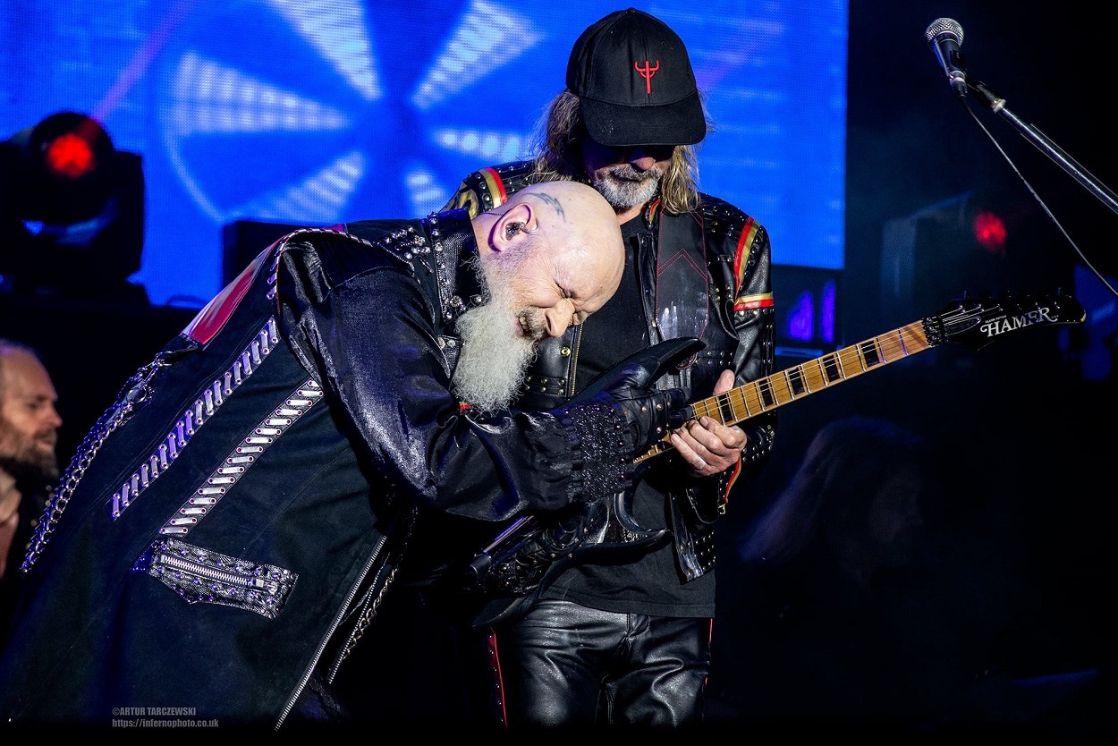 Τεράστιες εκπλήξεις και ιστορικές πρωτιές στην επιστροφή των Judas Priest στη σκηνή