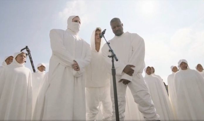 Ο Marilyn Manson προσευχήθηκε μαζί με τον Kanye West και τον Justin Bieber! - Roxx.gr