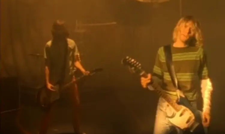 Τρελά λεφτά σε δημοπρασία για την κιθάρα του Kurt Cobain από το Smells Like Teen Spirit