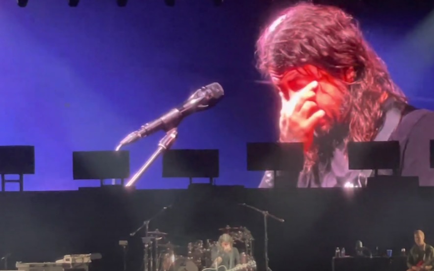 Τα δάκρυα του Dave Grohl και η νέα εποχή: Έτσι ξεκίνησε η περιοδεία των Foo Fighters