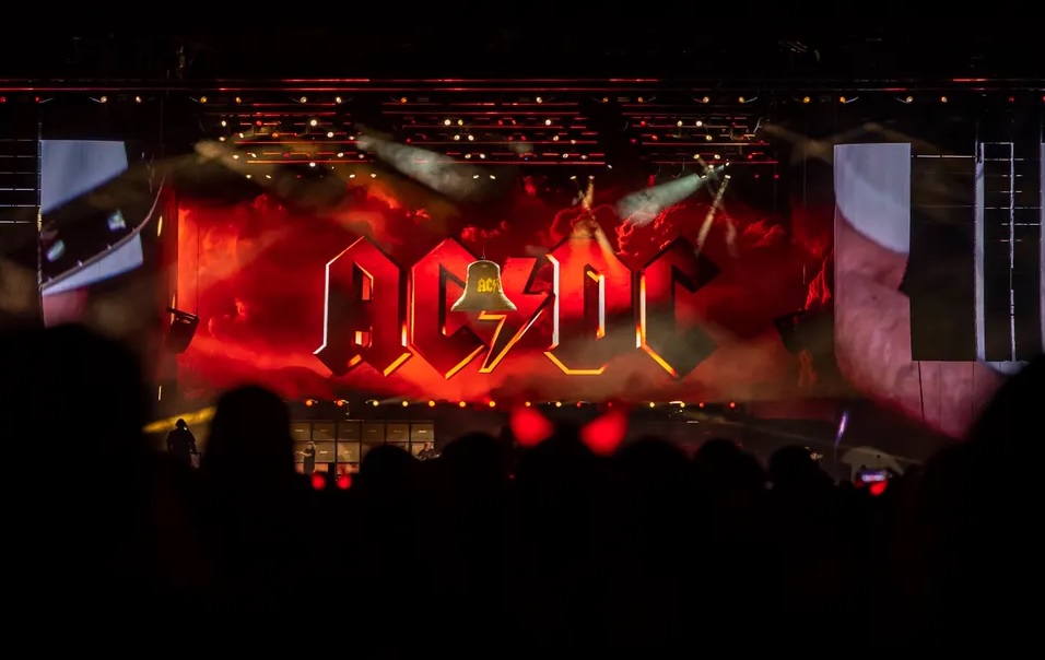 Επιστροφή στη σκηνή και αποθέωση για τους AC/DC μετά από επτά χρόνια