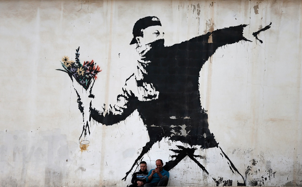 Ποιος είναι ο Banksy; O καλλιτέχνης αποκαλύπτει το όνομα του σε χαμένη συνέντευξη του BBC