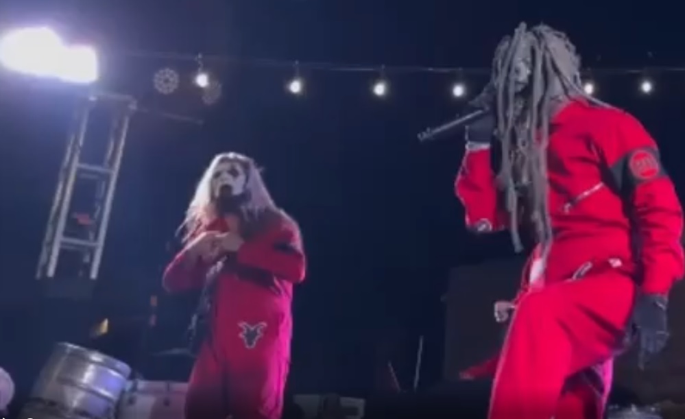 Με μάσκες και στολές από το… 1999 και νέο ντράμερ επέστρεψαν στη σκηνή οι Slipknot