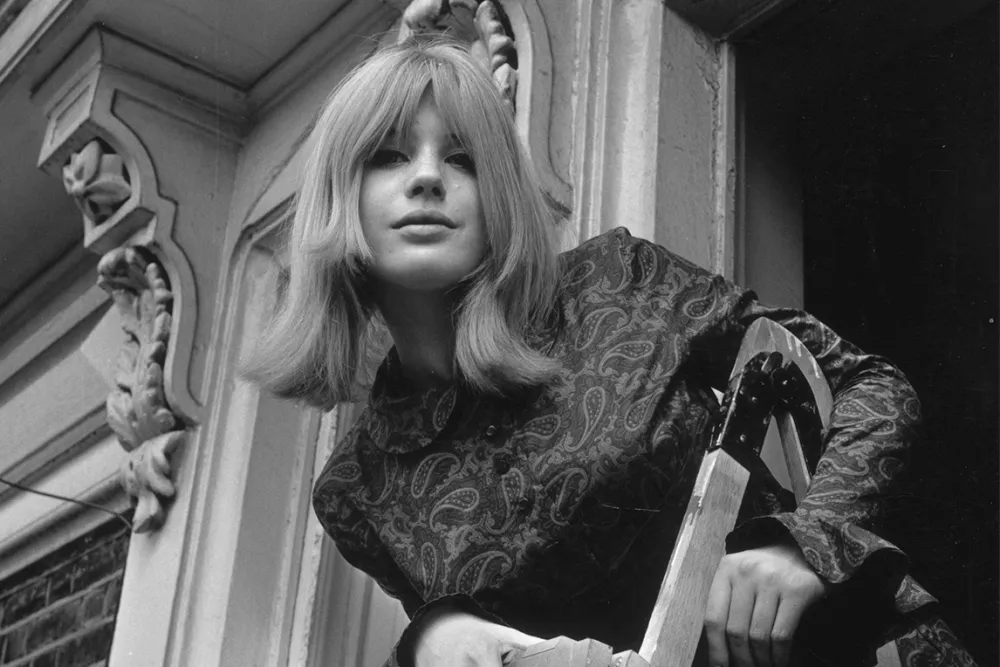 Έφυγε από τη ζωή σε ηλικία 78 ετών η Marianne Faithfull